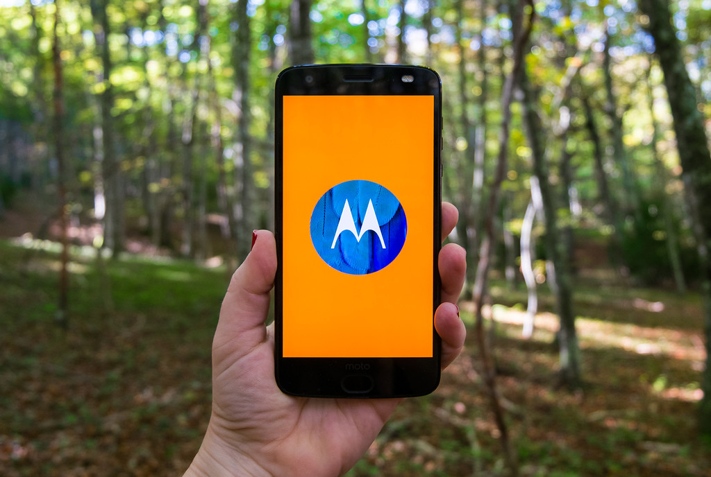 Moto Z2 Force