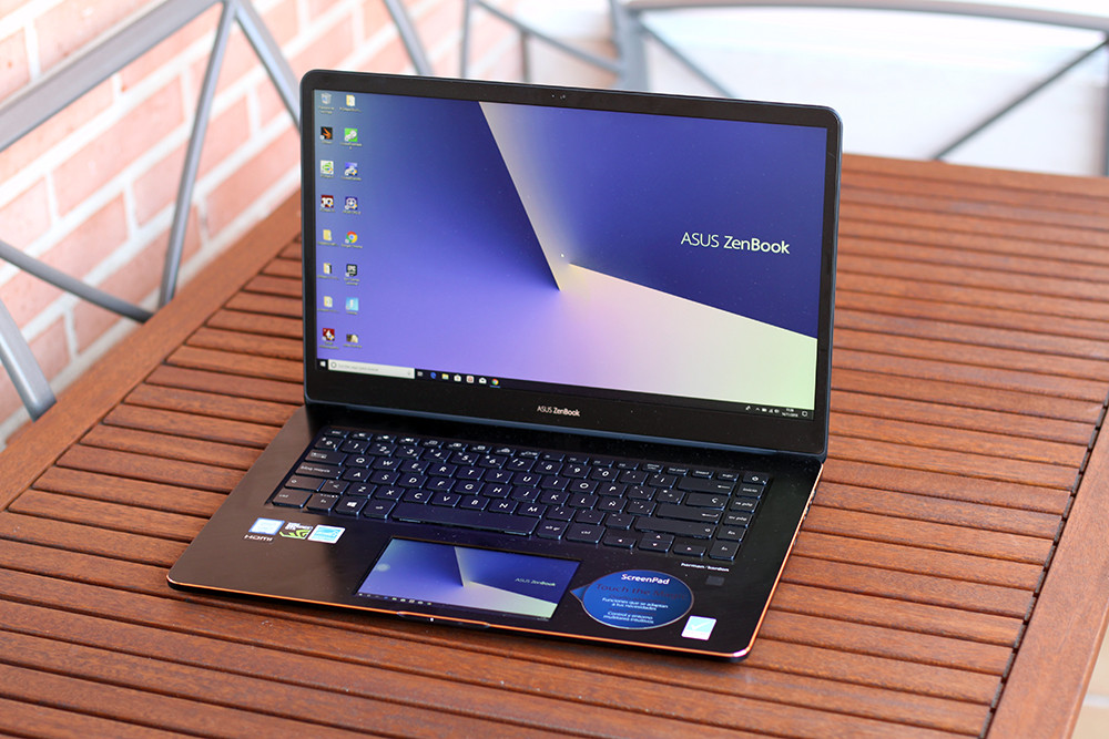ASUS ZenBook Pro 15 análisis: una mezcla de workstation y portátil gaming que sorprende por su ScreenPad