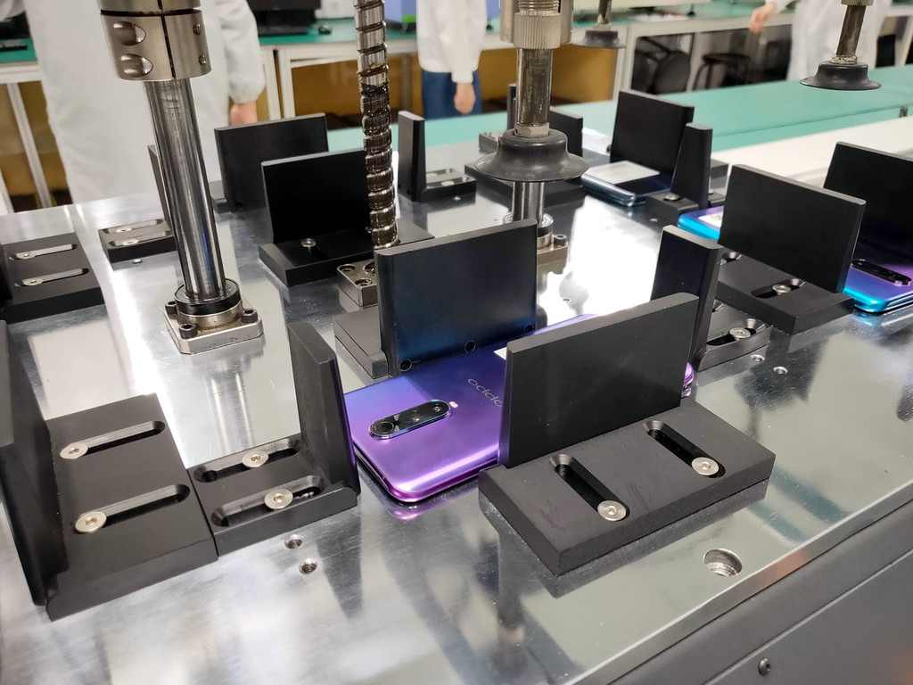 Así es el campus de OPPO en Dongguan: una maquinaria capaz de producir 311 móviles por minuto envuelta en una miniciudad