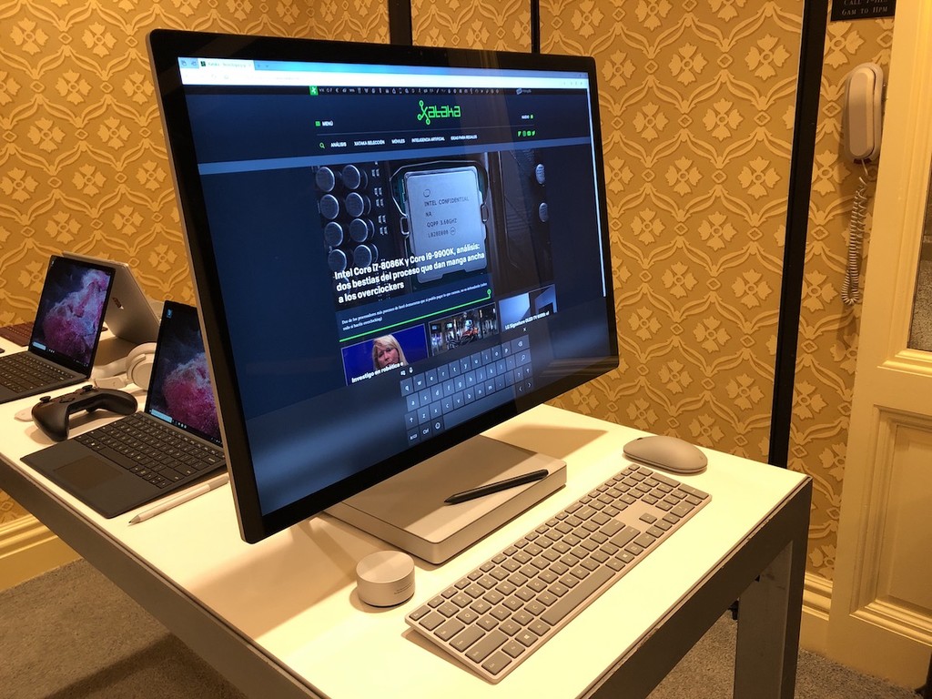 Microsoft Surface Studio 2, toma de contacto: un maravilloso diseño donde la pantalla roba todo el protagonismo