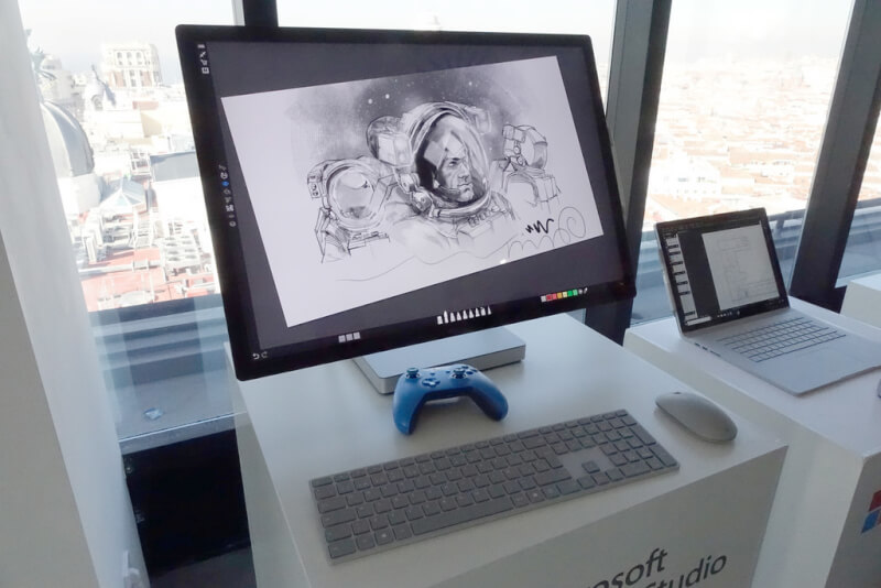 Microsoft Surface Studio 2, primeras impresiones: su pantalla y su peana siguen sorprendiendo, pero las novedades están dentro