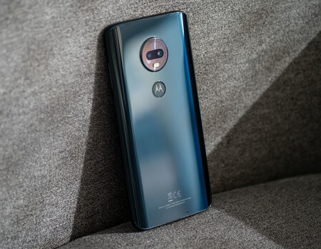 Moto G7 Plus Trasera 03