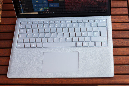 Surface Laptop 2 11